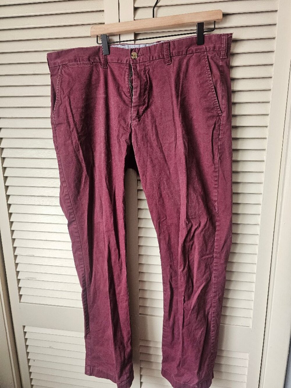 Tommy Hilfiger maroon flat front chinos